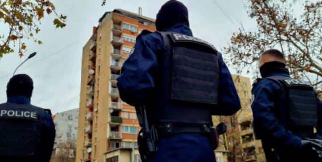 Kanoset një zyrtar i policisë në Prishtinë