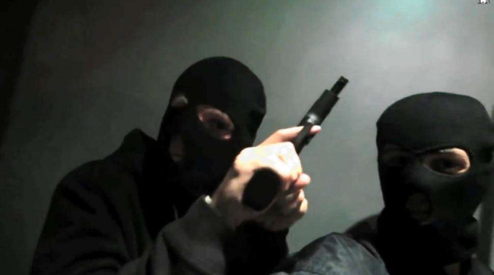 Grabitje e armatosur në një market në rrugën “B”