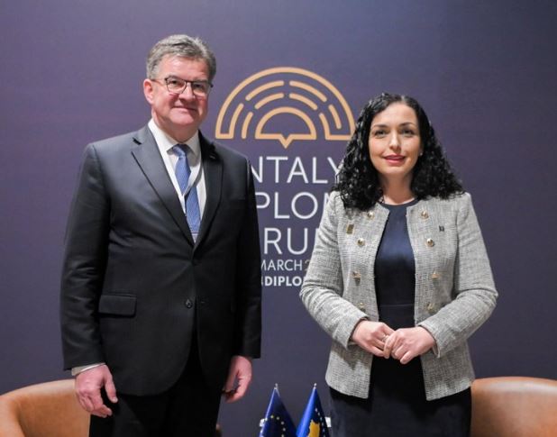 Osmani tregon çka bisedoi me Lajçakun në Antalia