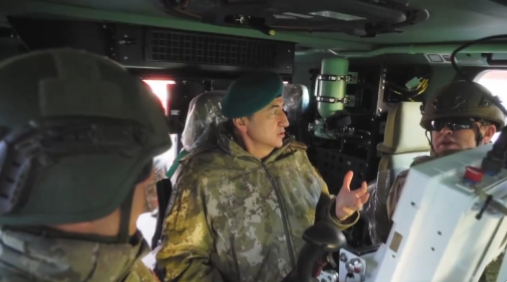 Komandanti i KFOR-it në Prizren, viziton ushtarët turq që zbarkuan në Kosovë më 29 shkurt