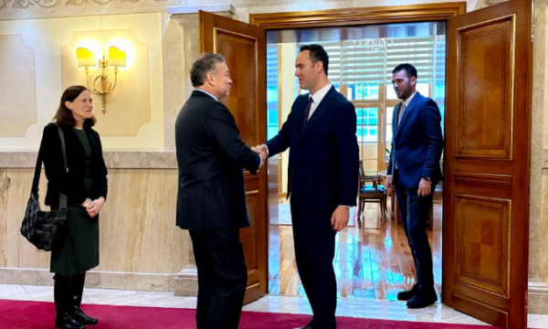 Konjufca: Escobar e shtyn konceptin e Lajçakut që është në anën e Serbisë, s’shoh ndonjë dallim prej Grenellit