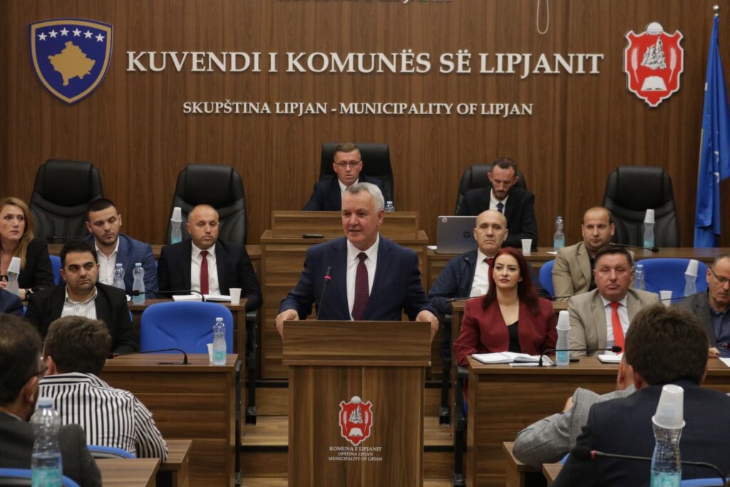 Lipjan, aprovohet me shumicë të votave propozim vendimi për rritjen e buxhetit të Komunës së Lipjanit nga tejkalimi i të hyrave vetanake të vitit 2023