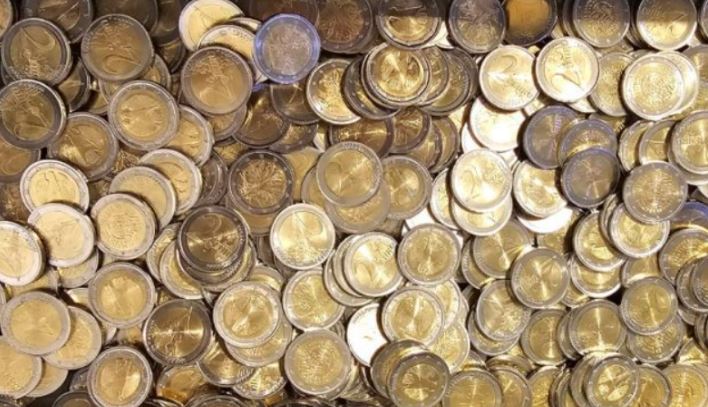 Policia konfiskon 2 mijë e 362 monedha dyshe në një market në Lipjan