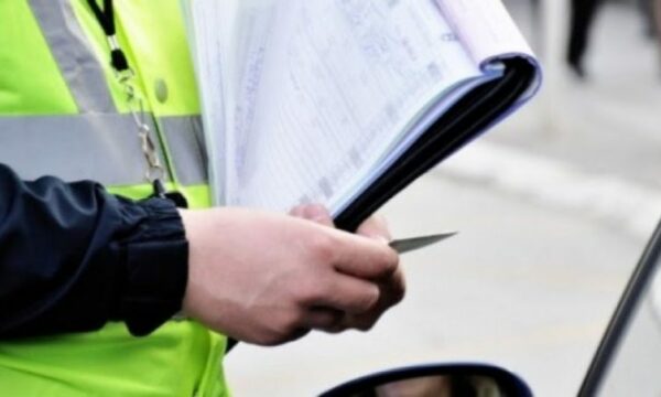 Voziti nën ndikim të alkoolit, gjobitet shoferi në Ranillug