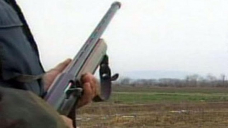 Gjuajti me pushkë në drejtim të fëllënzave, intervistohet i dyshuari nga Lipjani