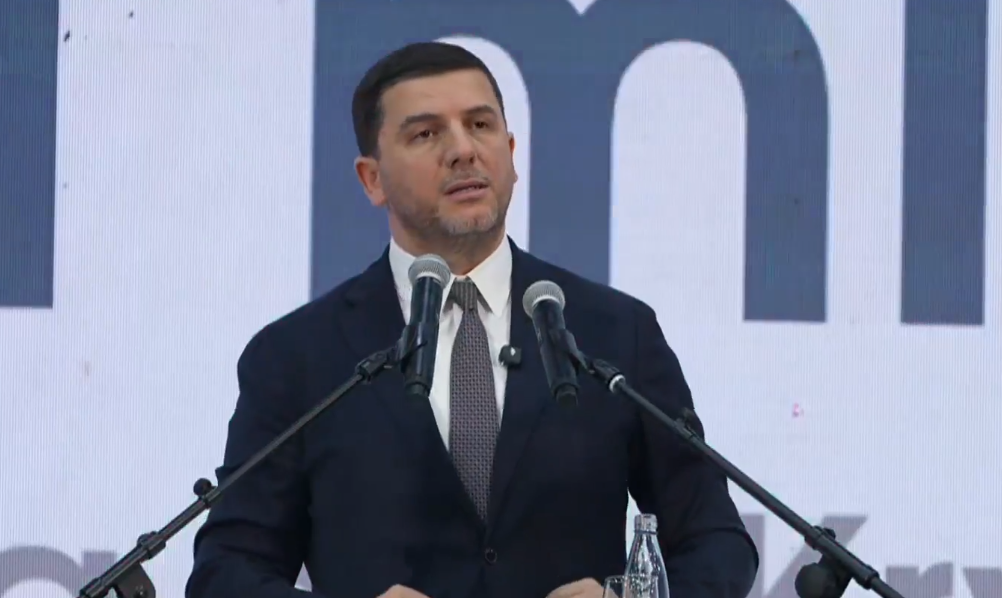Krasniqi në Ferizaj: PDK-ja e ka rikthyer pulsin – kjo është partia e Hashim Thaçit e Kadri Veselit