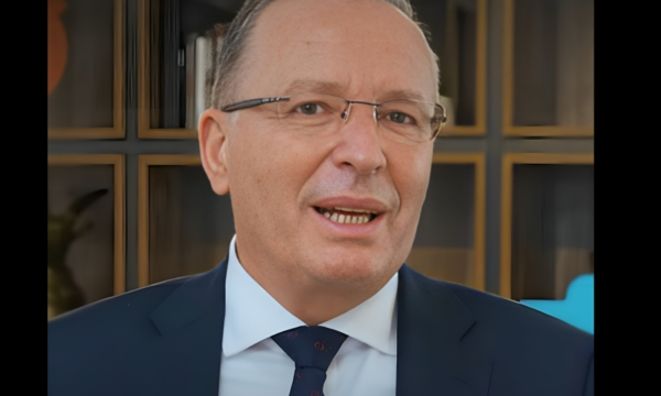 (VIDEO) Bedri Hamza i fton qytetarët në tubimin përmbyllës: Shihemi të shtunën në sheshin Zahir Pajaziti