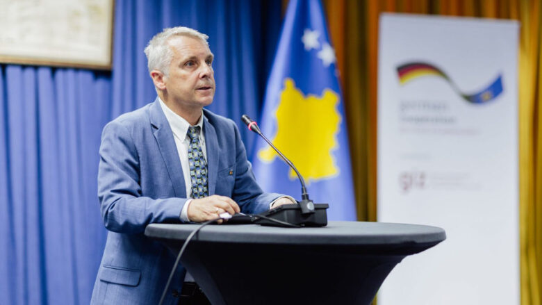 Vonesat në konstituimin e Kuvendit dhe Qeverisë, ambasadori Rohde: Veprimi i shpejtë është i domosdoshëm