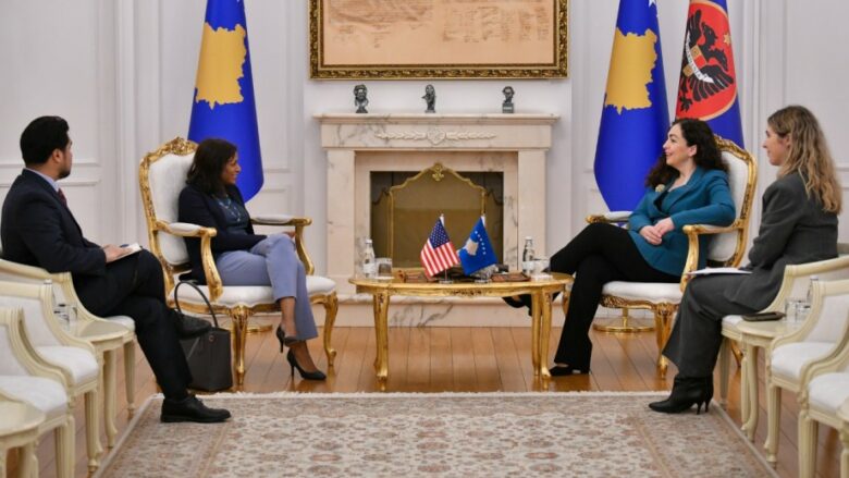 “Tendencat e vazhdueshme të Serbisë për destabilizimin e Kosovës”, Osmani u takua me të ngarkuarën me punë të ambasadës amerikane, Anu Prattipati
