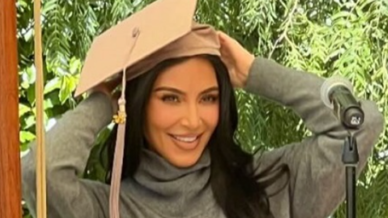 Dështoi tre herë dhe më në fund ia doli, Kim Kardashian diplomohet nga Fakulteti i Drejtësisë pas 6 vitesh