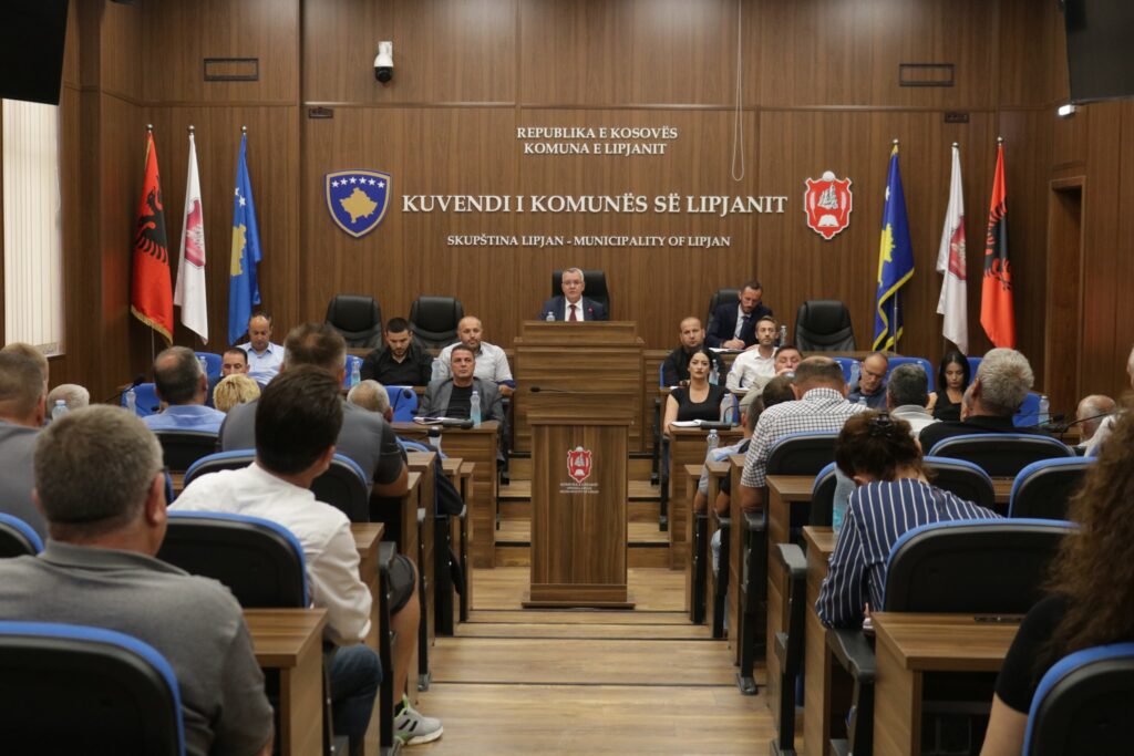 Imri Ahmeti gjatë takimit me qytetarët theksoi se të hyrat vetanake janë rritur 25 % krahasuar me gjashtëmujorin e parë të vitit 2024