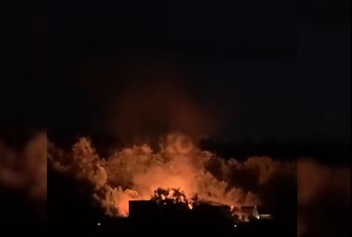 Flakë të mëdha, digjet një objekt në fshatin Sllovi të Lipjanit (VIDEO)