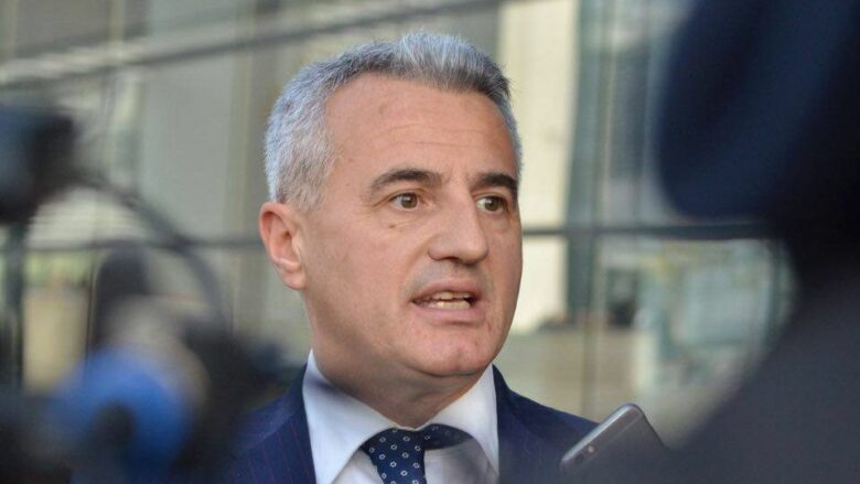 Bllokada në Kuvend, Koci i bën thirrje Kurtit të ndryshojë kandidatin për kryeparlamentar
