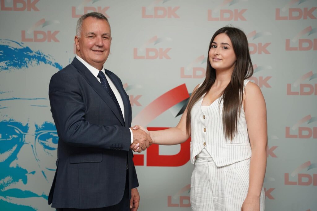 Erona Ademi i bashkohet garës për asamble komunale nga LDK