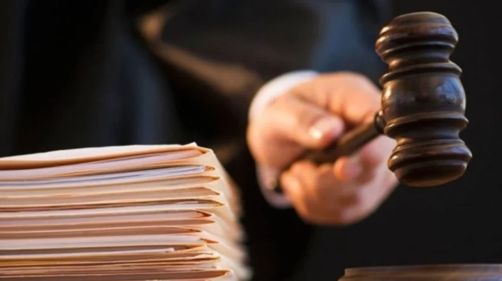 “Keqtrajtuan, vranë e shkatërruan pasurinë e shqiptarëve gjatë luftës”, aktakuzë për krime lufte ndaj dy personave