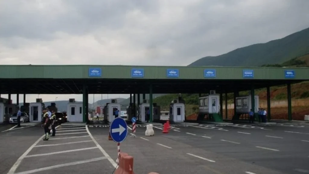 Pezullohet për një muaj marrëveshja e lëvizjes së lirë Kosovë-Shqipëri