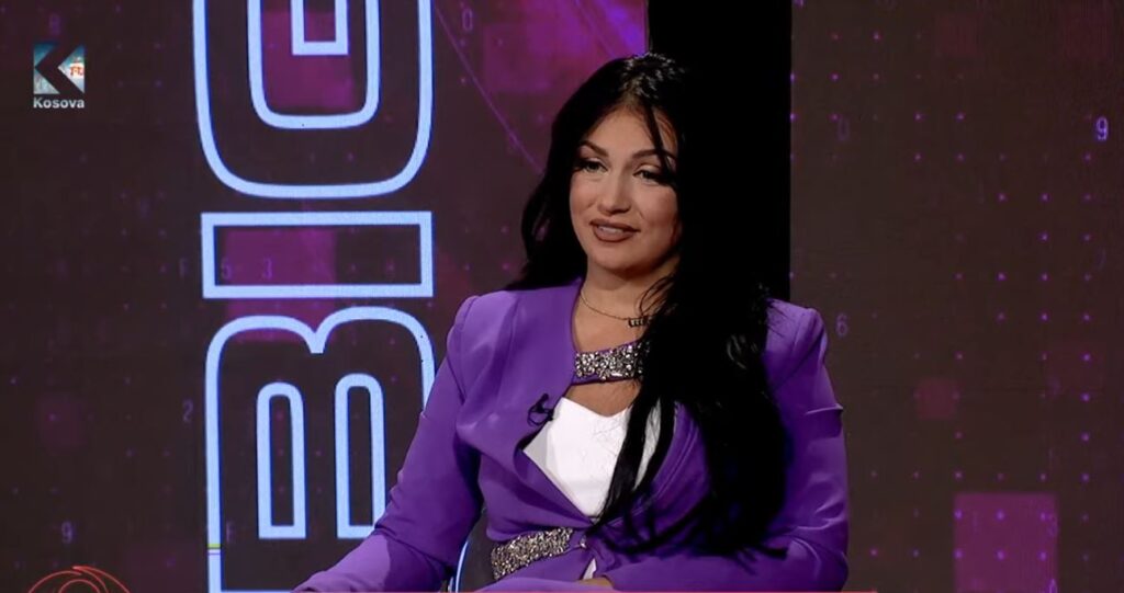 “Oj silikone, oj botokse”/ Debat i ashpër mes Shkurtës dhe Xhenetës