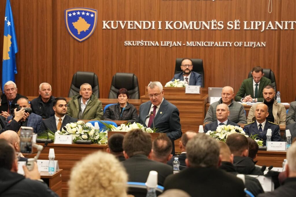 Imri Ahmeti betohet si Kryetar i Komunës së Lipjanit