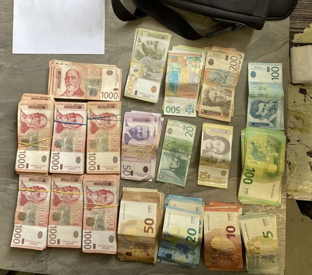 Zbulohen mjete monetare në valuta të ndryshme në Jarinjë