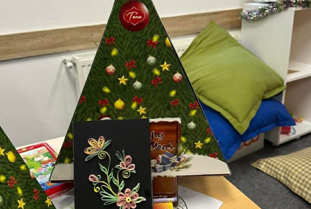 Gjest human: Të burgosurat në Lipjan u ndajnë dhurata nxënësve me nevoja të veçanta