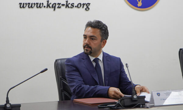 Kryetari i KQZ-së: Në 6 qendra ka probleme me rrymën, në Rahovec janë hasur fletëvotime me shenja tek numrat