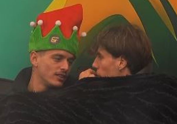 Moment i paparë, Londrimi pyet Klodin: “A po më puth tash a jo…”