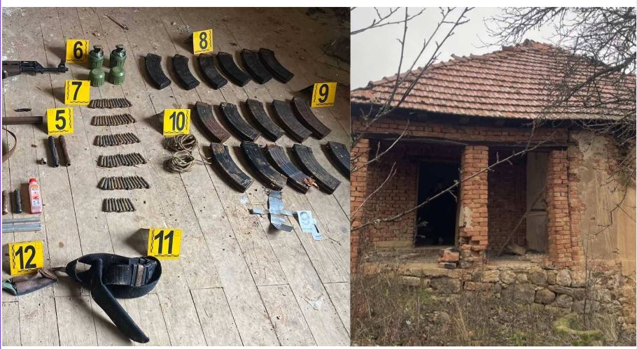 Policia gjen dhe sekuestron armë, municion e granata dore në një shtëpi të braktisur në Zveçan