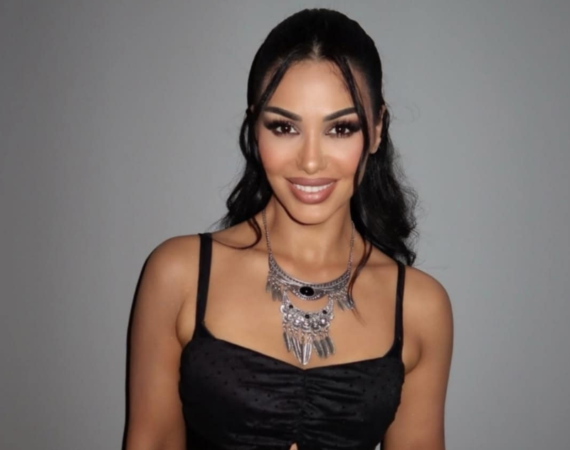 Soni lajmërohet nga palestra, shfaqet super ‘hot’