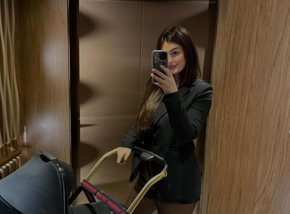 Vesa publikon momente të bukura familjare, vëmendja tek vajza (foto)