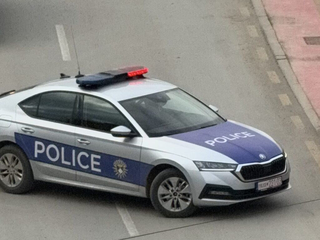 Incident në Lipjan: Dyshuesit e drogës kapen pas përplasjes dhe ndjekjes nga policia