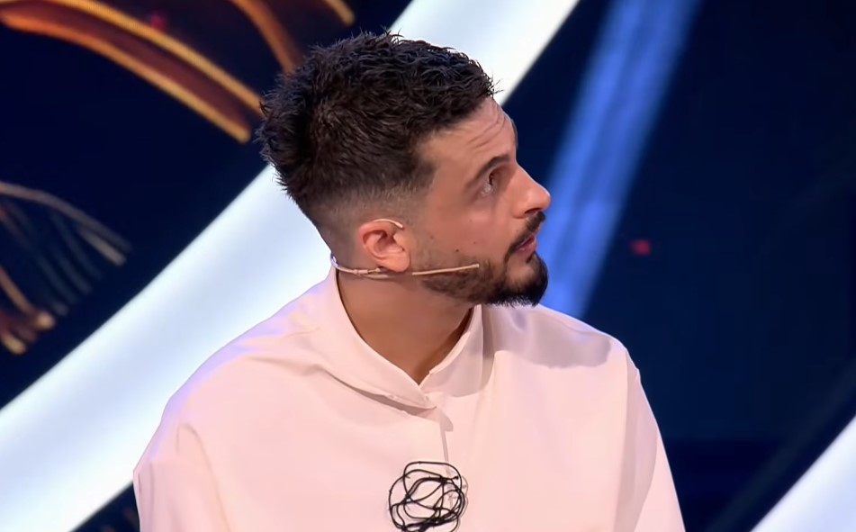 Kush do e fitonte një Big Brother mes Selin dhe Gjestit? Ja si përgjigjet Gimbo