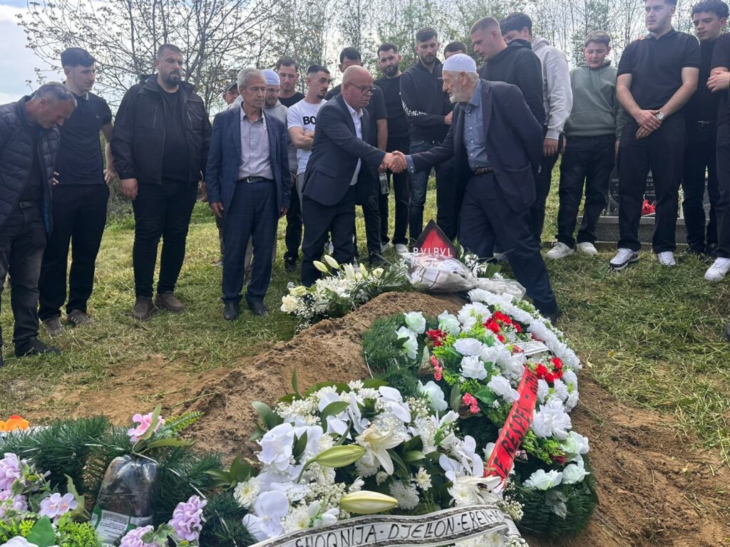 I jepet lamtumira e fundit 19 vjeçarit nga Rahoveci që humbi jetën në një aksident trafiku në Austri