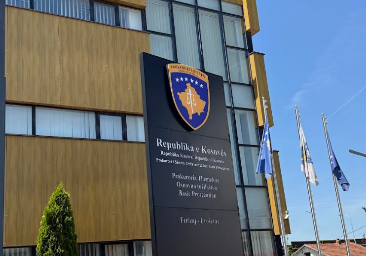 Humbi foshnjën pasi lindi në tualetin e Emergjencës në Ferizaj, prokuroria nis hetimet