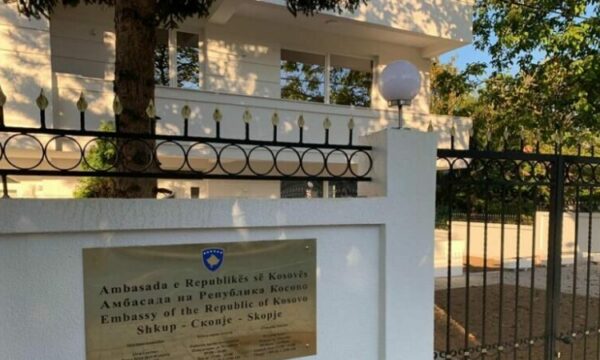 Tre kosovarët që humbën jetën në aksident në RMV, Ambasada e Kosovës angazhohet për kthimin e trupave