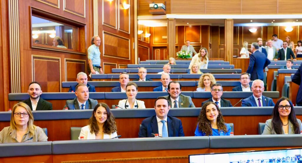 U rikthye në Kuvend, flet Vjosa Osmani