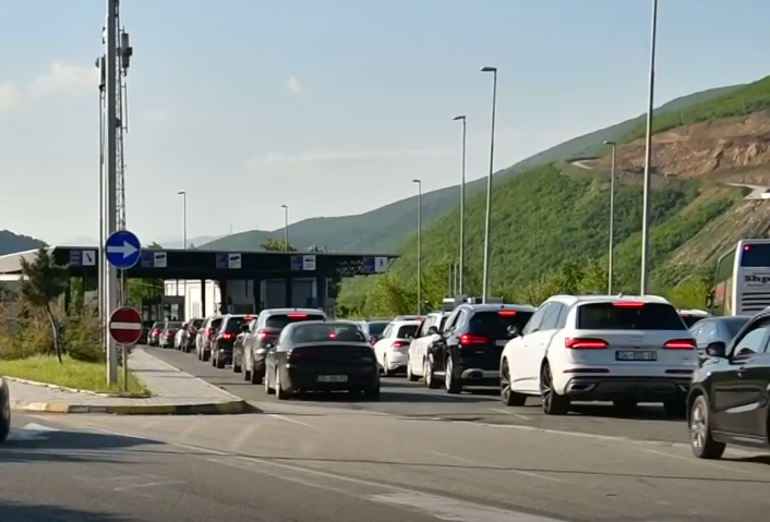 Përditësimi i fundit: Pritjet në kufi deri në 20 minuta
