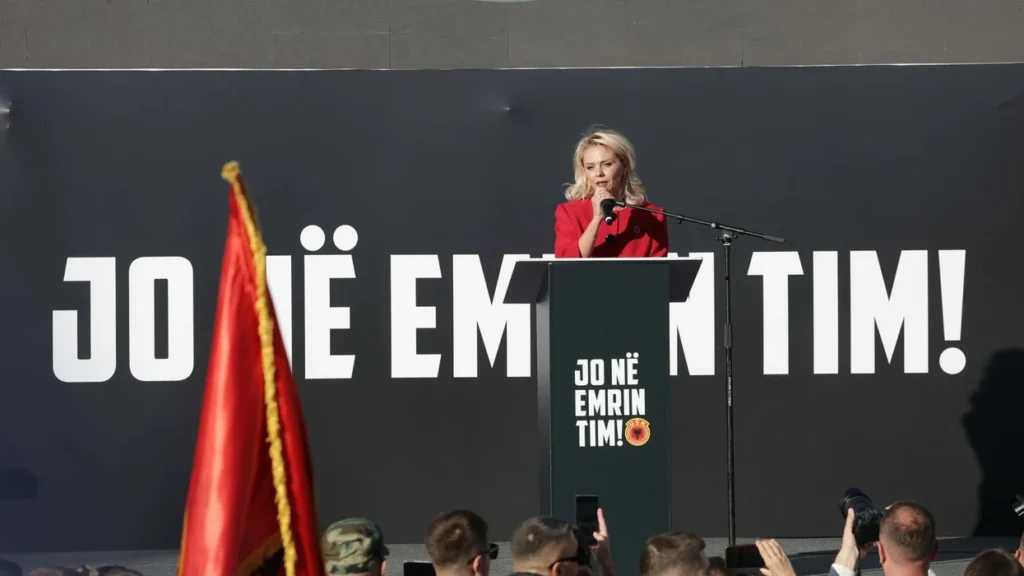 Vajza e Dr. Lec Gradicës në protestë: Ne nuk kërkojmë privilegj, ne kërkojmë drejtësi
